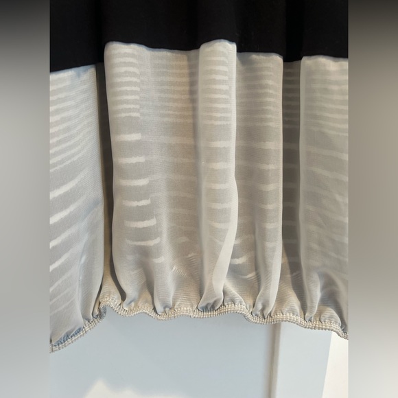 Mind Code black and white striped halter top, size Large - Picture 6 of 7